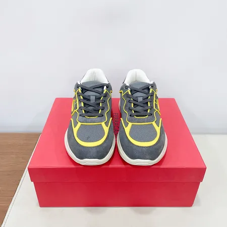 フェラガモ スニーカー