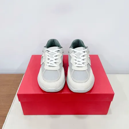 フェラガモ スニーカー