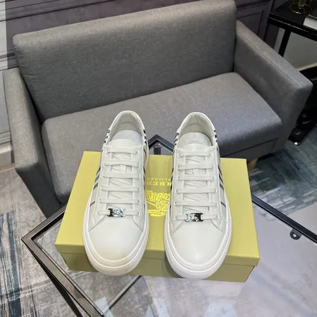 バーバリー ス カジュアルシューズ