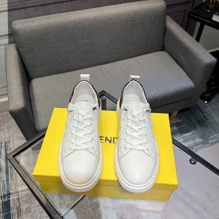 フェンディ カジュアルシューズ