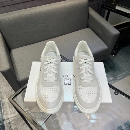 ジバンシィ カジュアルシューズ