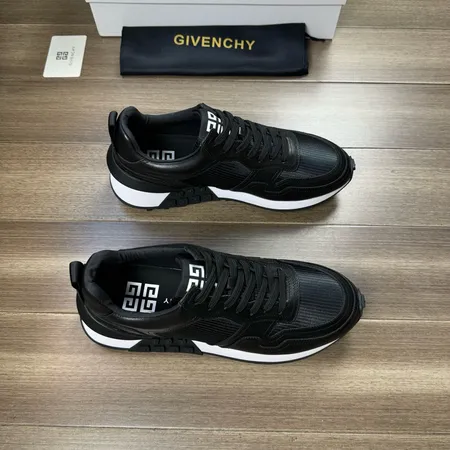 ジバンシィ カジュアルシューズ