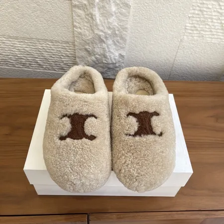 セリーヌ スリッパ