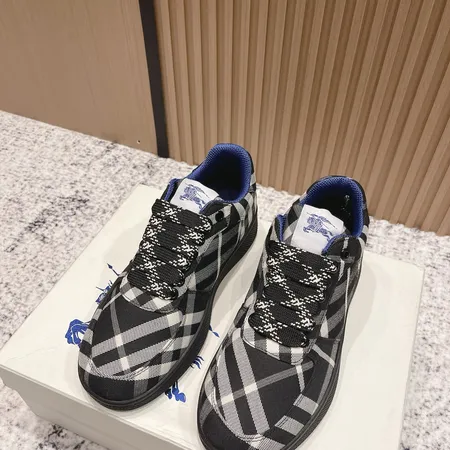 バーバリー ス カジュアルシューズ