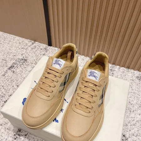 バーバリー ス カジュアルシューズ