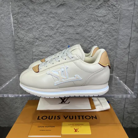 ルイヴィトン カジュアルシューズ