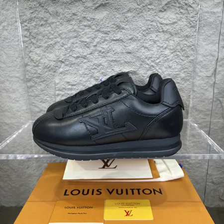 ルイヴィトン カジュアルシューズ