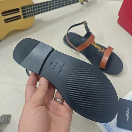 イブサンローラン サンダル