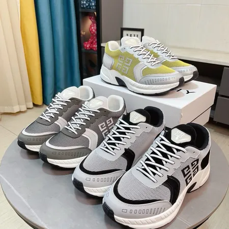 ジバンシィ カジュアルシューズ