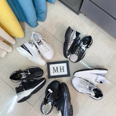 ジバンシィ カジュアルシューズ