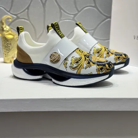 ヴェルサーチ カジュアルシューズ