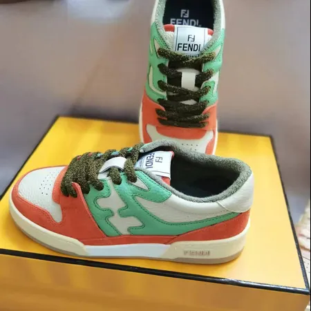 フェンディ カジュアルシューズ