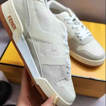 フェンディ カジュアルシューズ