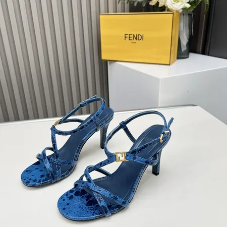 フェンディ サンダル