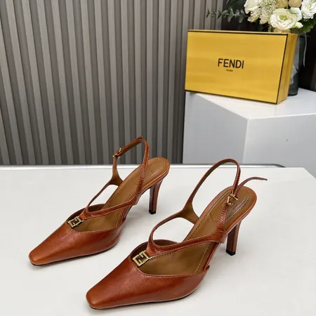 フェンディ サンダル