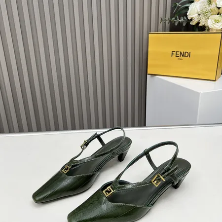 フェンディ サンダル