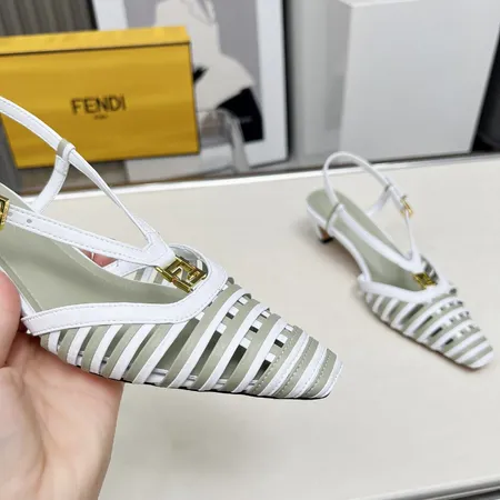 フェンディ サンダル