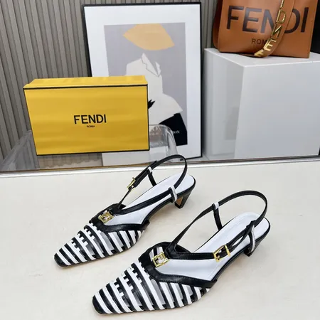 フェンディ サンダル