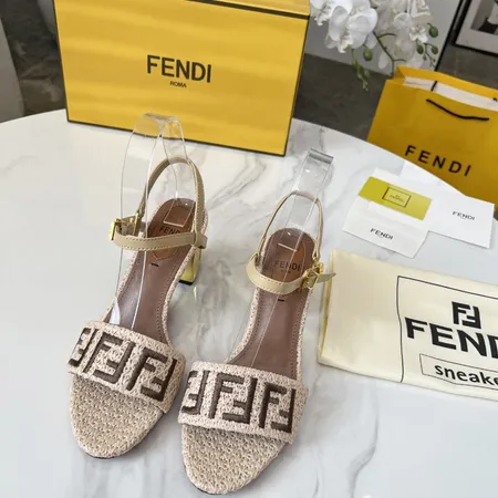 フェンディ サンダル