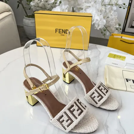 フェンディ サンダル