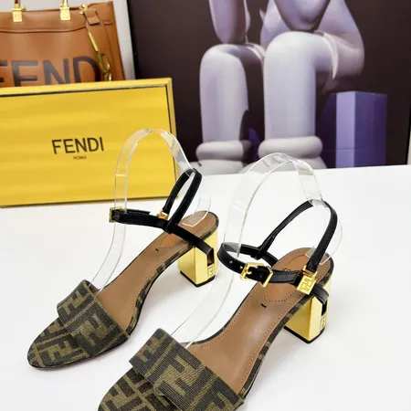 フェンディ サンダル