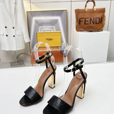フェンディ サンダル