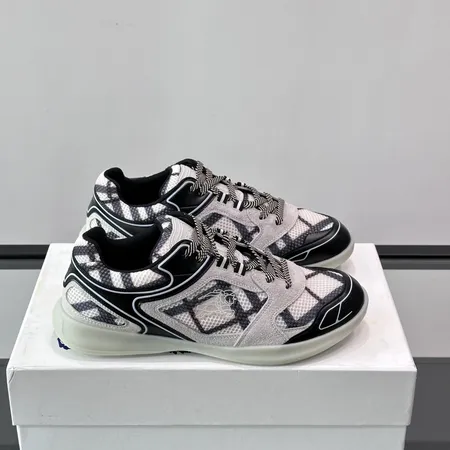 バーバリー ス カジュアルシューズ