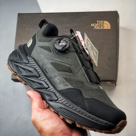 ノースフェイス スニーカー