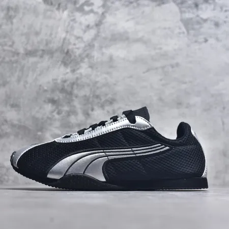 プーマ スニーカー