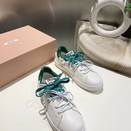 ミュウミュウ カジュアルシューズ