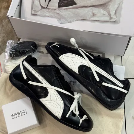 プーマ スニーカー