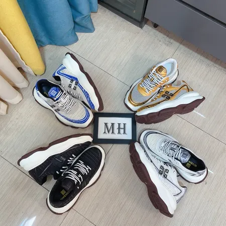 ジバンシィ カジュアルシューズ