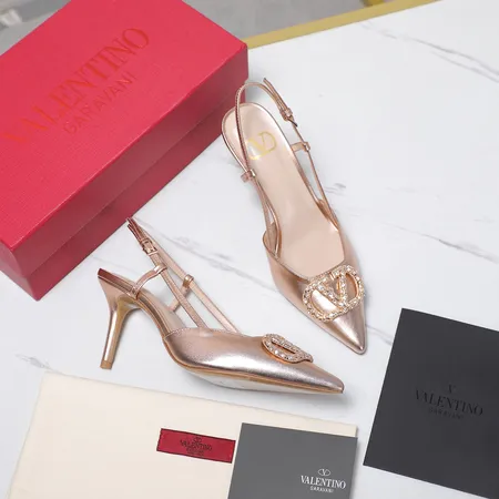 ヴァレンティノ サンダル