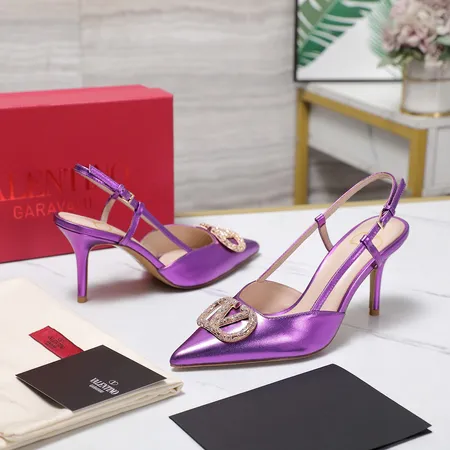 ヴァレンティノ サンダル