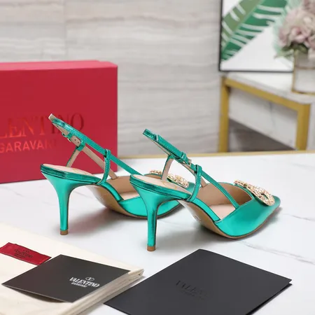 ヴァレンティノ サンダル