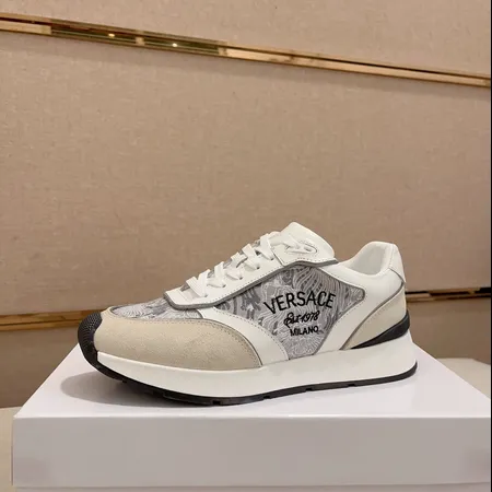 ヴェルサーチ カジュアルシューズ