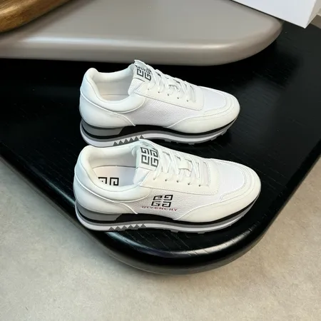 ジバンシィ スニーカー