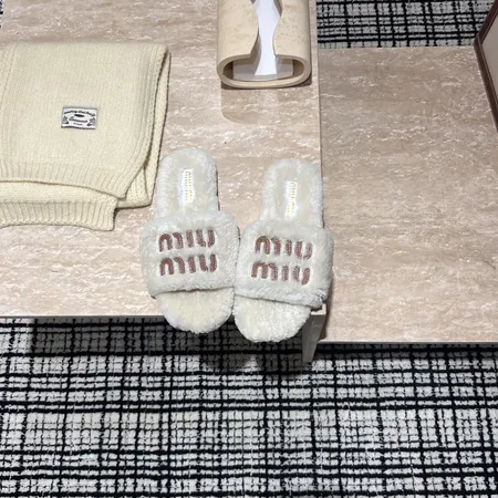 ミュウミュウ スリッパ