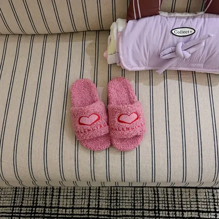 バレンシアガ スリッパ