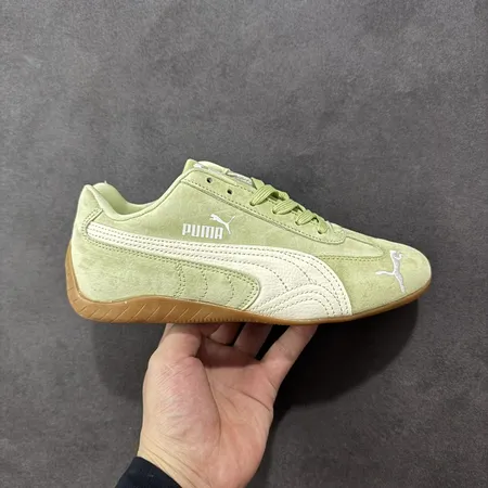 プーマ スニーカー