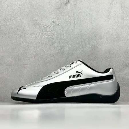 プーマ スニーカー