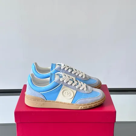 ヴァレンティノ カジュアルシューズ