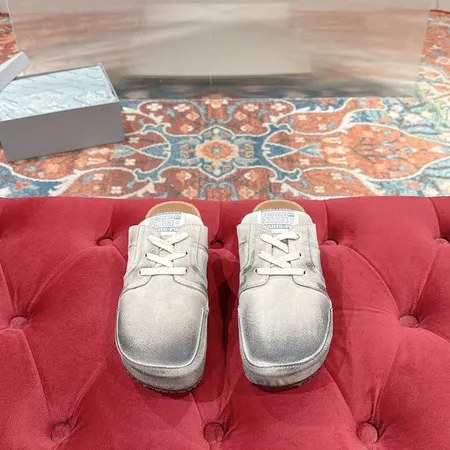 バレンシアガ スリッパ