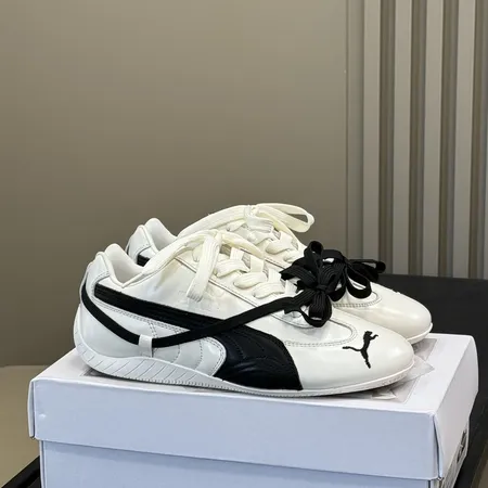 プーマ カジュアルシューズ