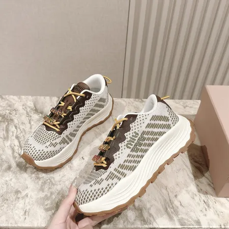 ミュウミュウ スニーカー