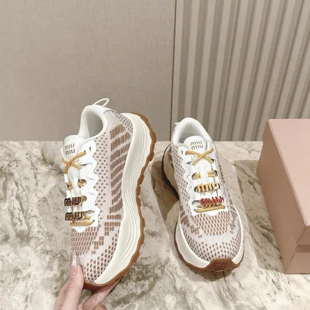 ミュウミュウ スニーカー