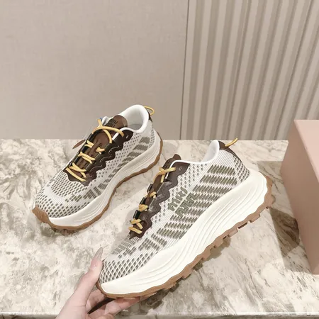 ミュウミュウ スニーカー