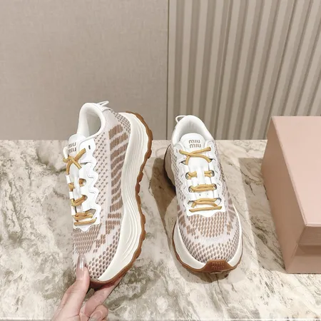 ミュウミュウ スニーカー