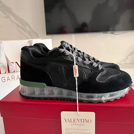 ヴァレンティノ スニーカー