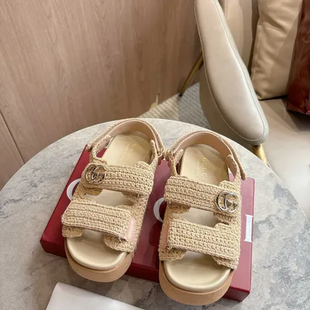 グッチ サンダル